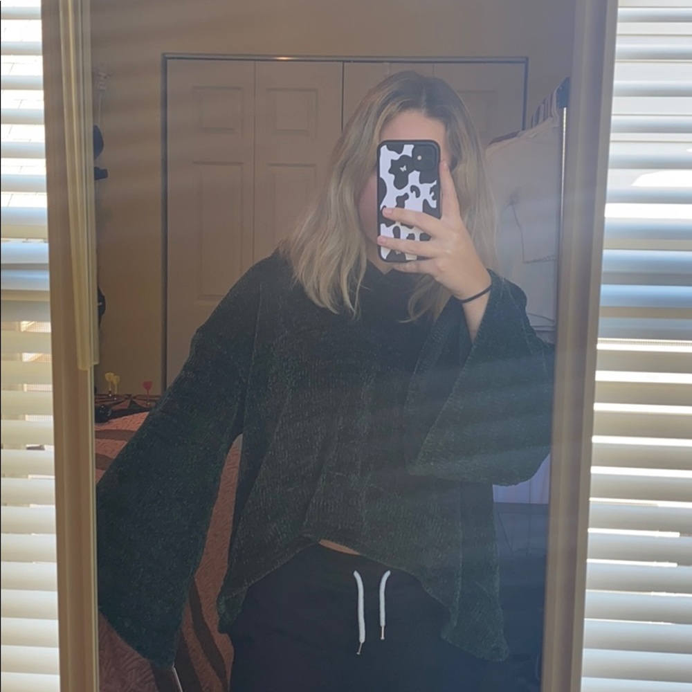 Green soft sweater